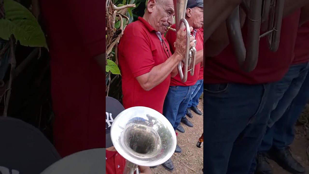 Cumbia del muerto con la Banda de la santa cruz 