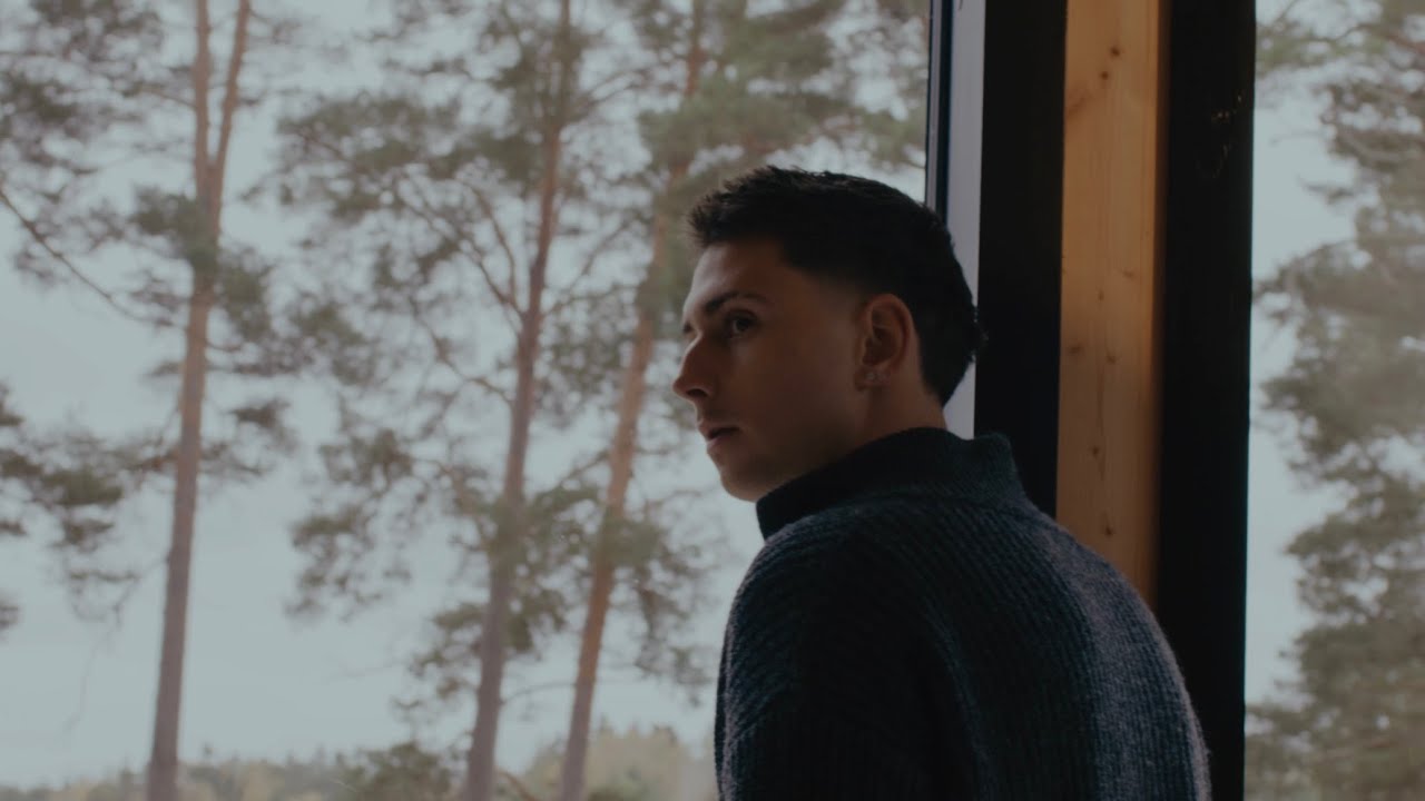 Lage - Yksin t&auml;&auml;l feat. Lauri Haav (lyriikkavideo)