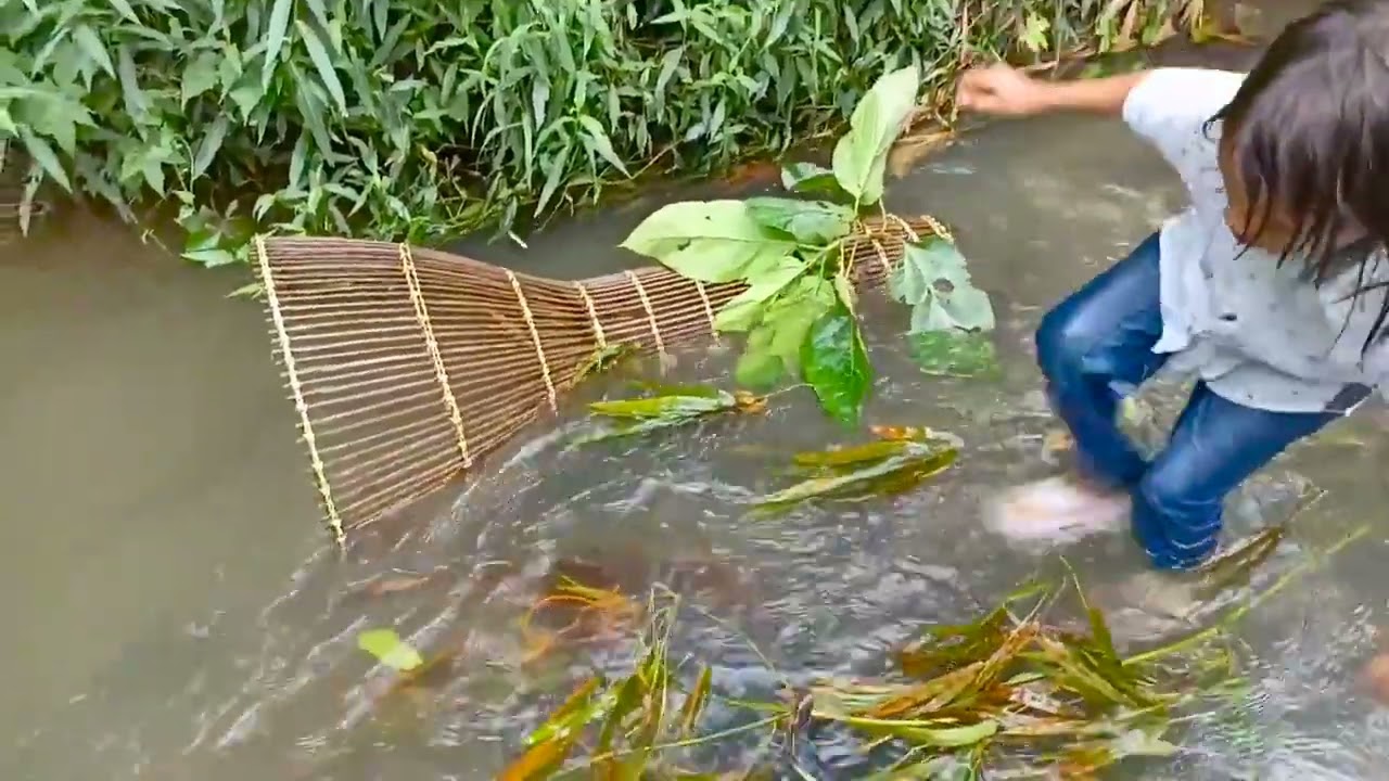Hanya Bambu & Alam, Tapi Ikan Datang Sendiri🐟🔥