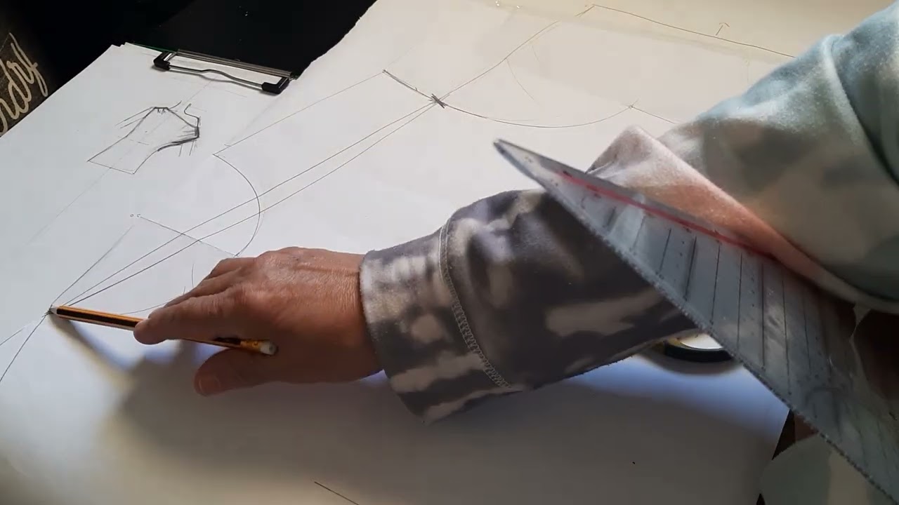 فستان وان شولدرز بكام ساقط وكشكشه