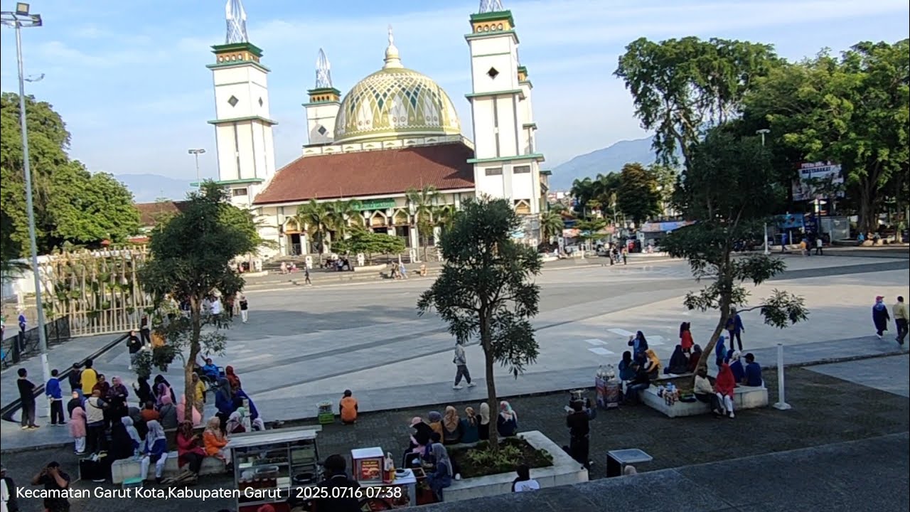 Suasana pagi di alun alun garut tgl 16 juli 2025