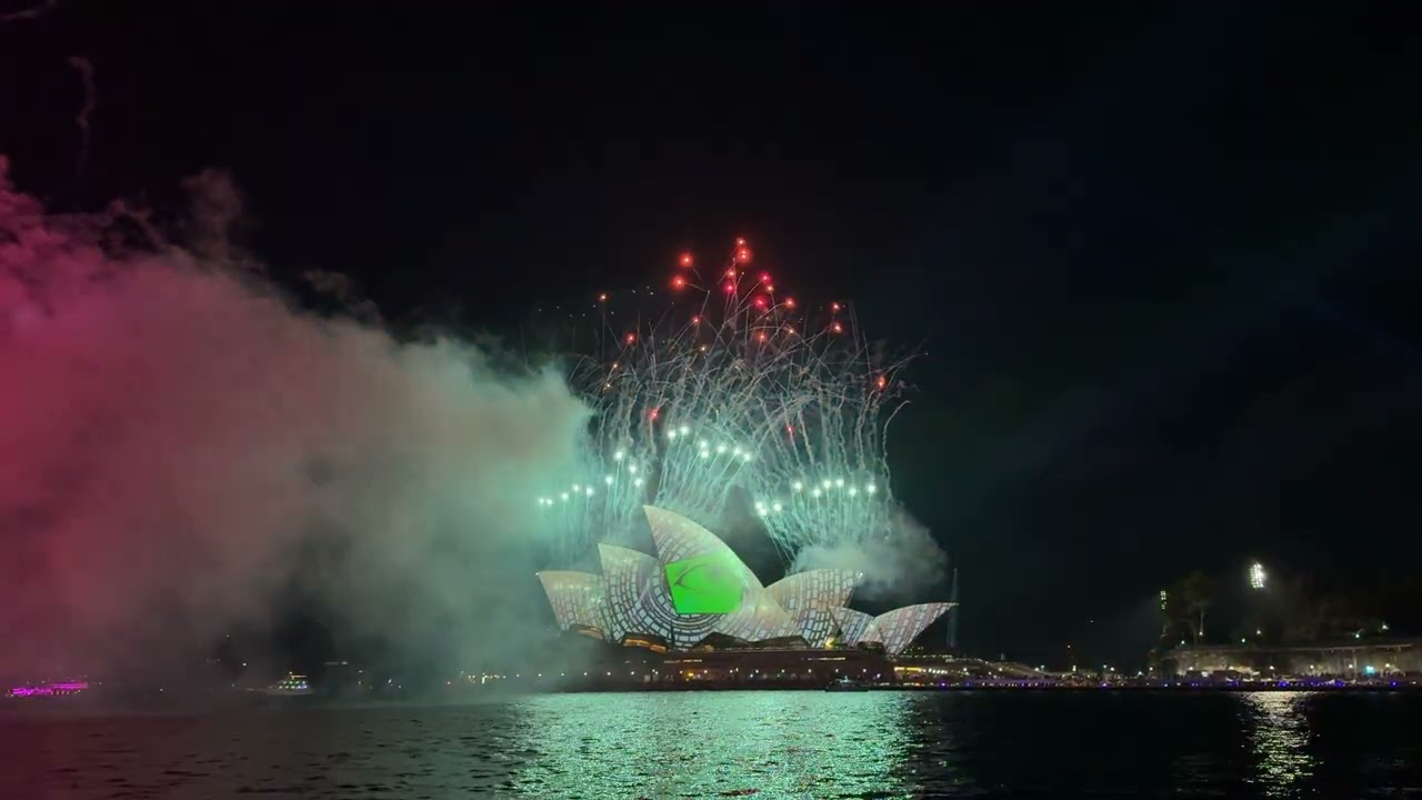 Vivid Sydney 2025 Final Night Fireworks