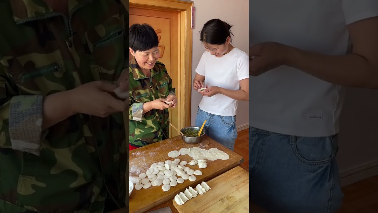 小夫妻回村日记｜平平淡淡的乡村生活，一顿饺子就很满足。#记录我的农村生活 #我们一家的平淡生活 #婆媳 #手工饺子 #平平淡淡小日子 @抖音媒体内容优推官 @抖音创作者中心 @抖音热点宝