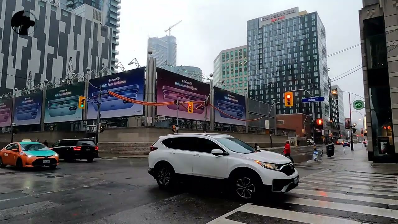 Toronto 🇨🇦 4K 2024 | Finaly Snow | 4 December Walking downtown