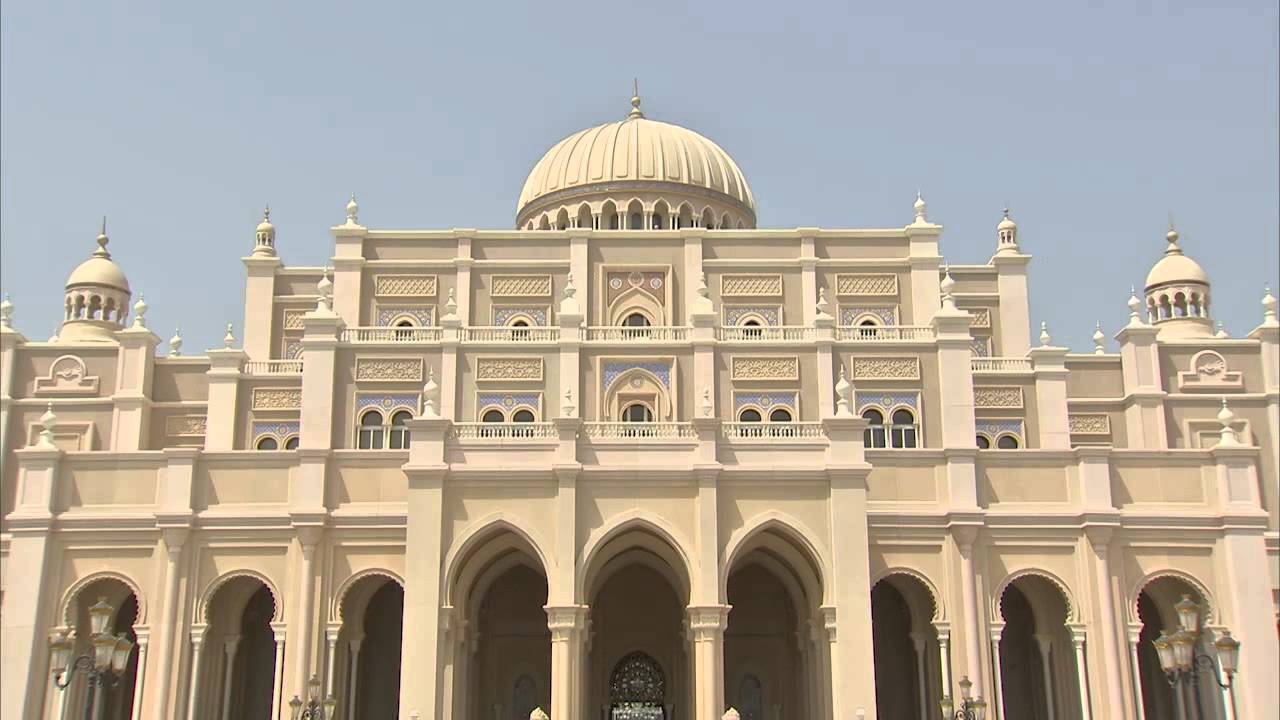 فن العمارة الاسلامية الاندلسية في مبنى بلدية الشارقة الجديد