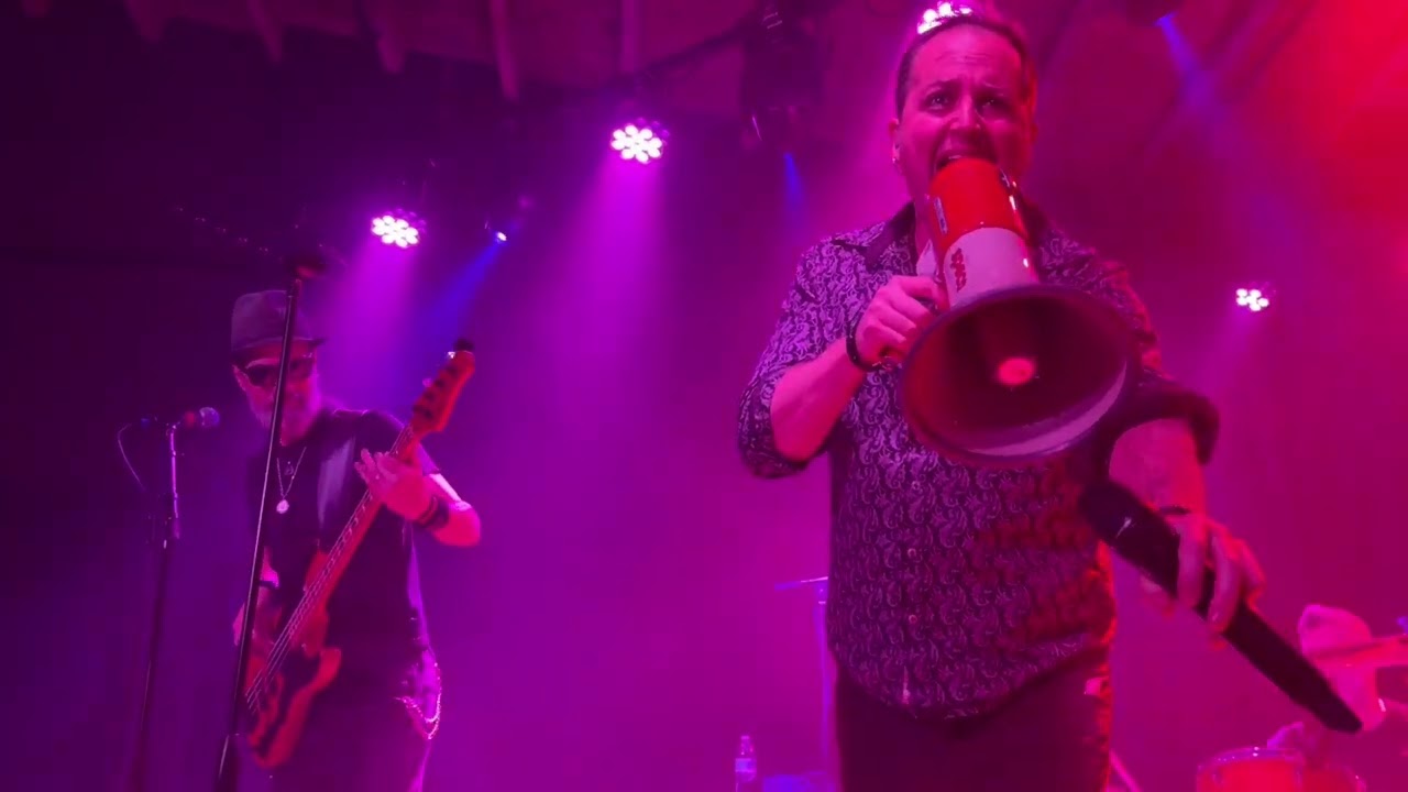LOUNGEFLY performing “Crackerman” by Stone Temple Pilots 01/03/26 @ElktonMusicHall 