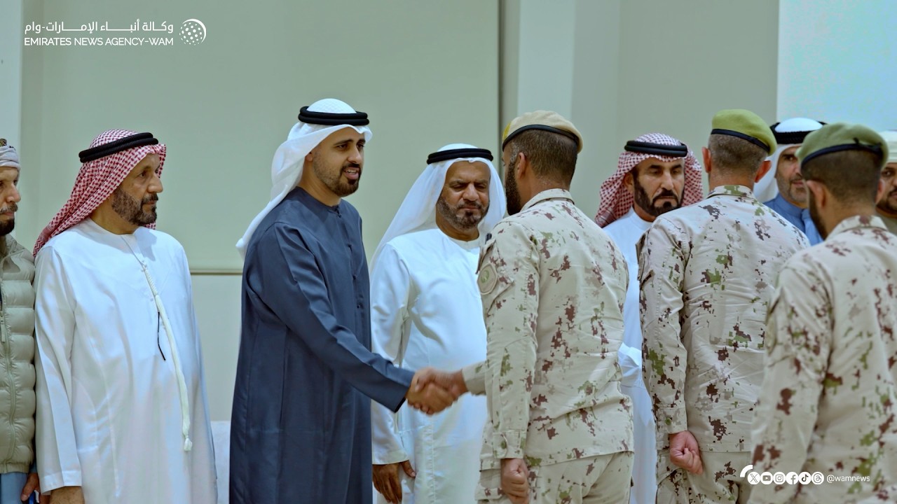 ذياب بن محمد بن زايد يقدِّم واجب العزاء في شهيد الوطن والواجب علي الطنيجي