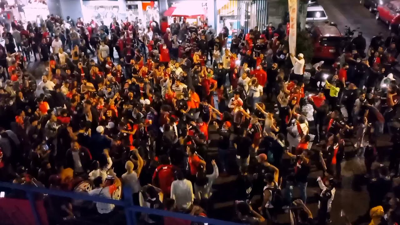 La Barra 51- Afuera Del Jalisco (Canticos)