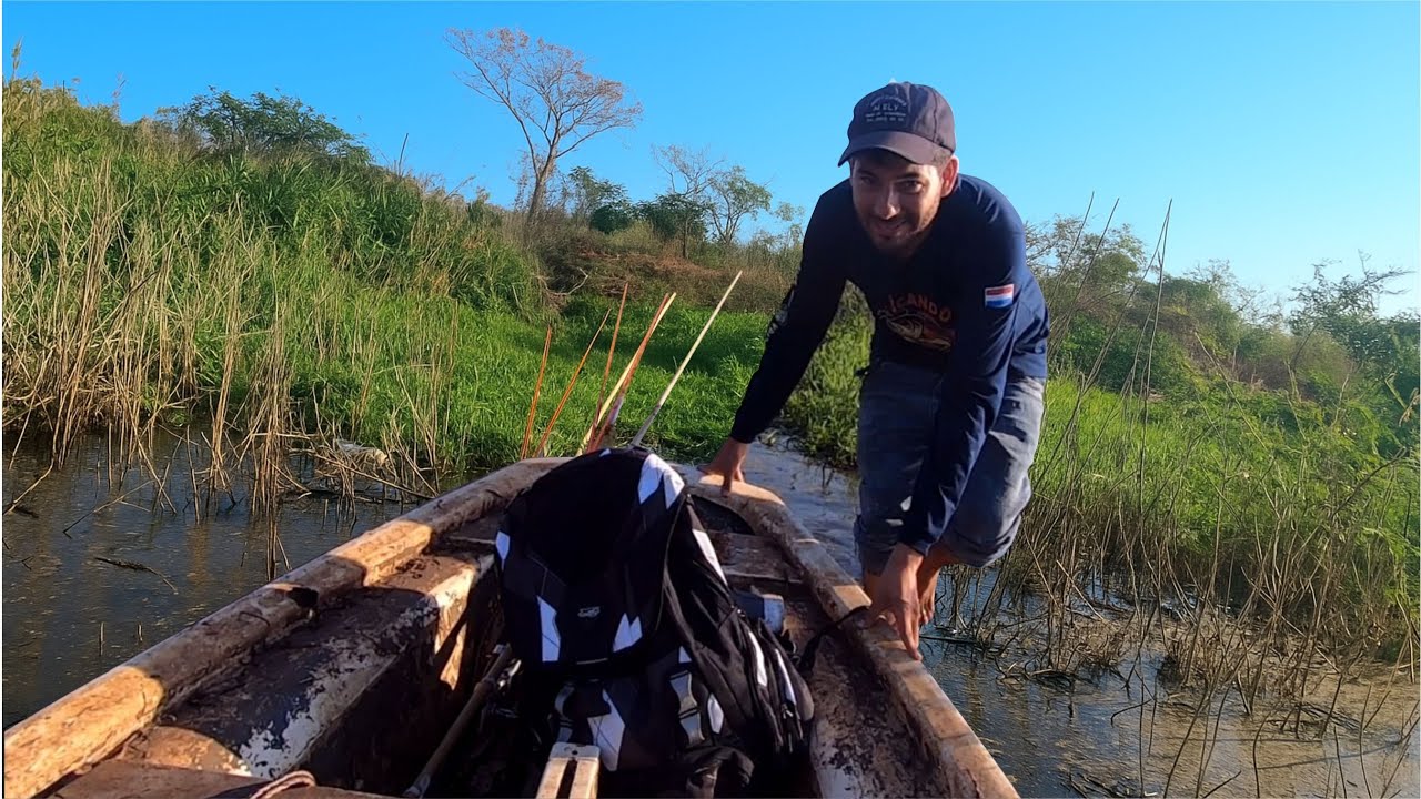 Pesca en moto🏍️🎣 Grandes peces en Rio Paraguay de costa / Nos alocamos en una balsa🤣