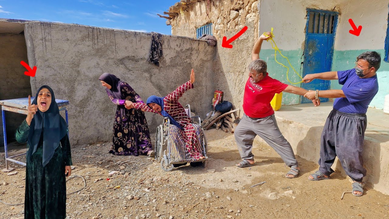 Pain and Hope: Zeinab Waiting for Her Aunt's Return from Prison