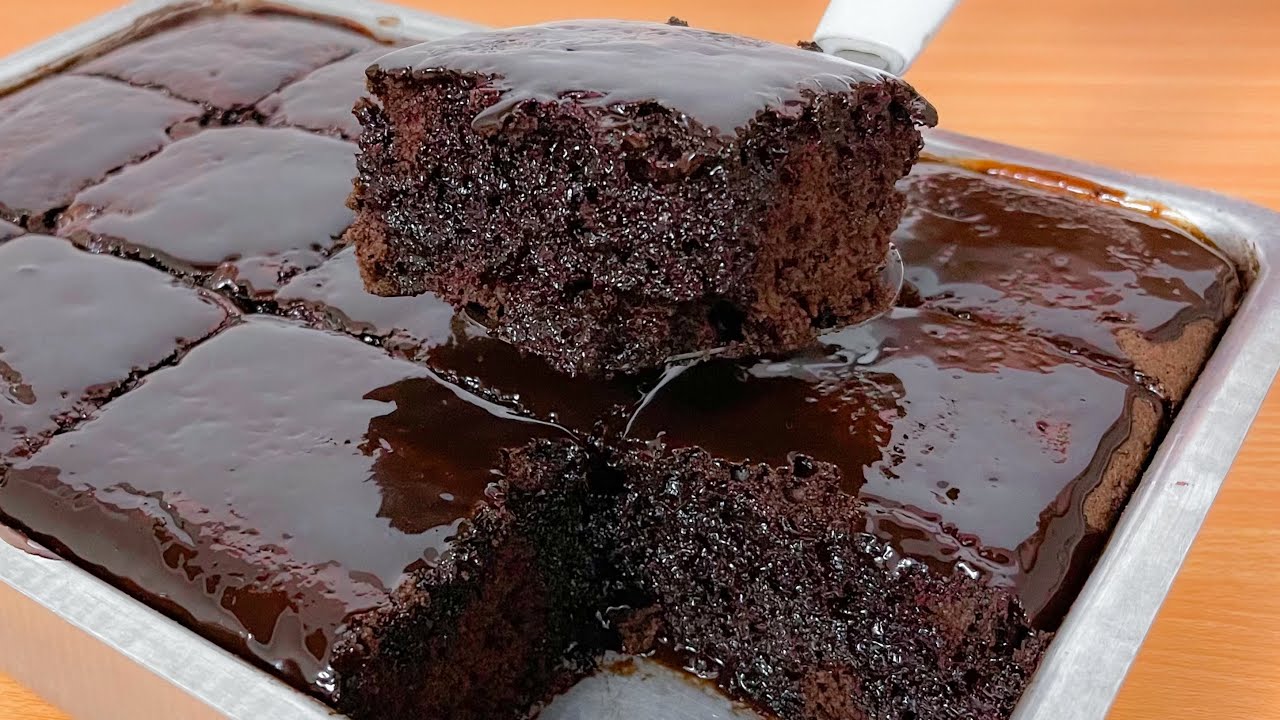 O BOLO DE CHOCOLATE MAIS FÁCIL DO MUNDO | FEITO MISTURANDO A MÃO | Gabriel Freitas