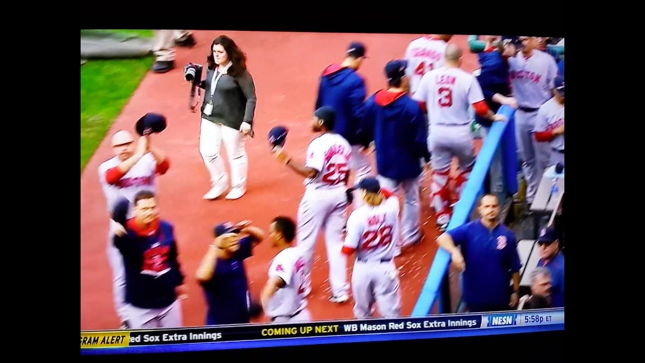 Don Orsillo's farewell game ,Terry Francona gestering,Don and Jerry selfie finale