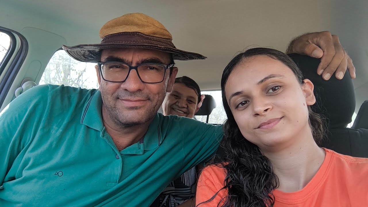 MATUTO MAMOEIRO E SUA ESPOSA JOSIMERE CARVALHO NO SERTÃO PERNAMBUCANO.