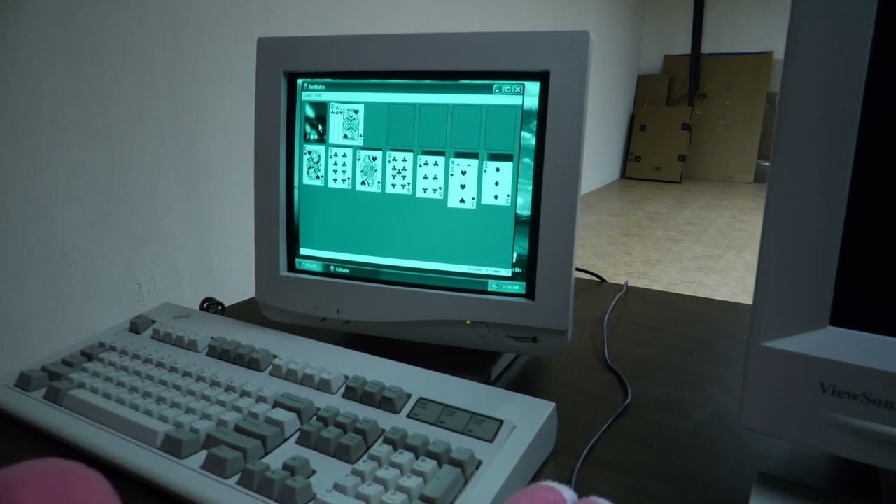 Windows XP on Green Monochrome CRT Retro Monitor Dual Pentium II in the BACKROOMS