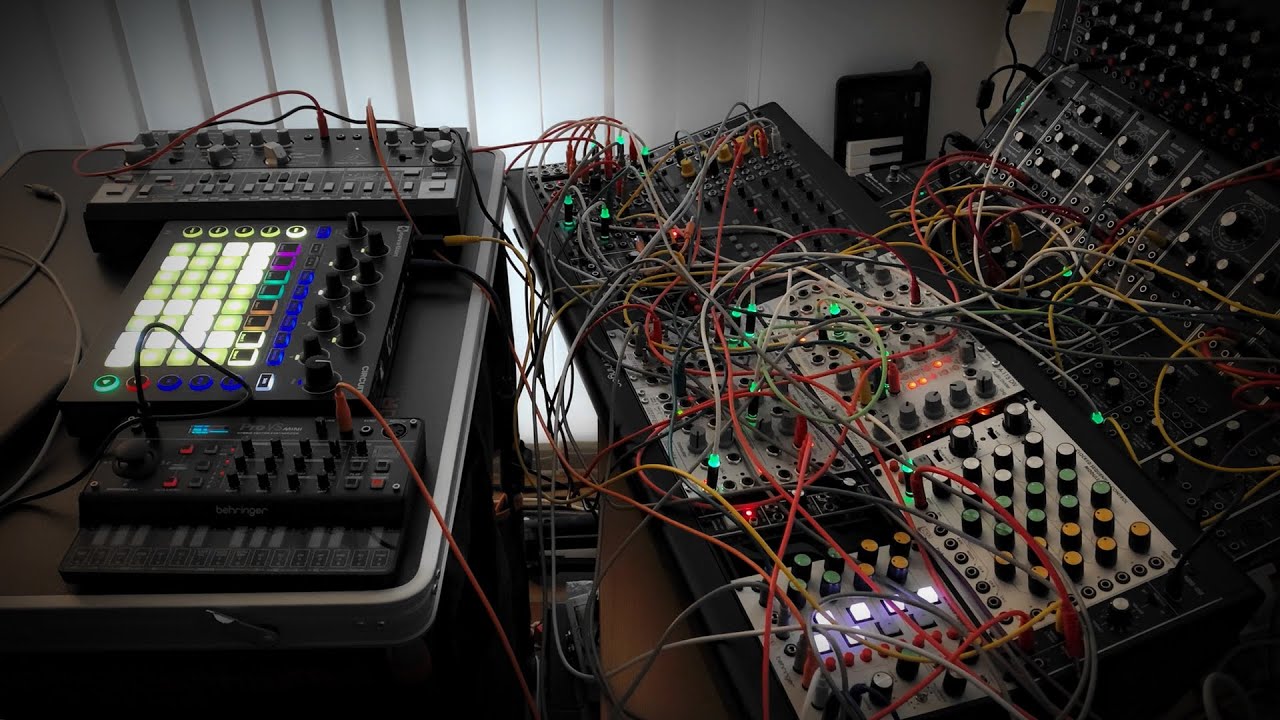 Modular Synth Nostalgic Ambient - Same Old Days - Tangerine meets Lyle