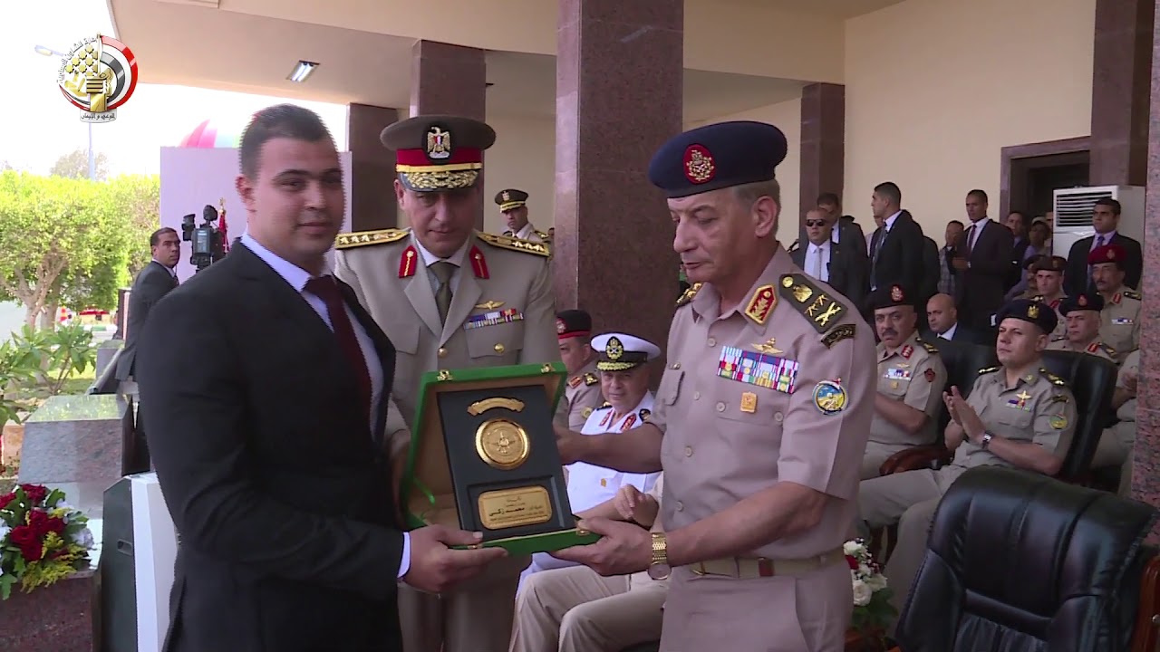 الفريق أول محمد زكى يشهد الاحتفال بتخريج دفعات جديدة من المعاهد الصحية