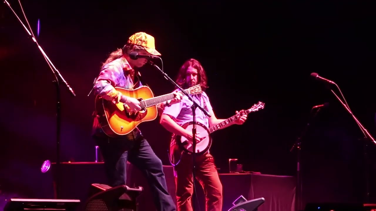 Billy Strings live "Pyramid Country" Tulsa 10 December 2025