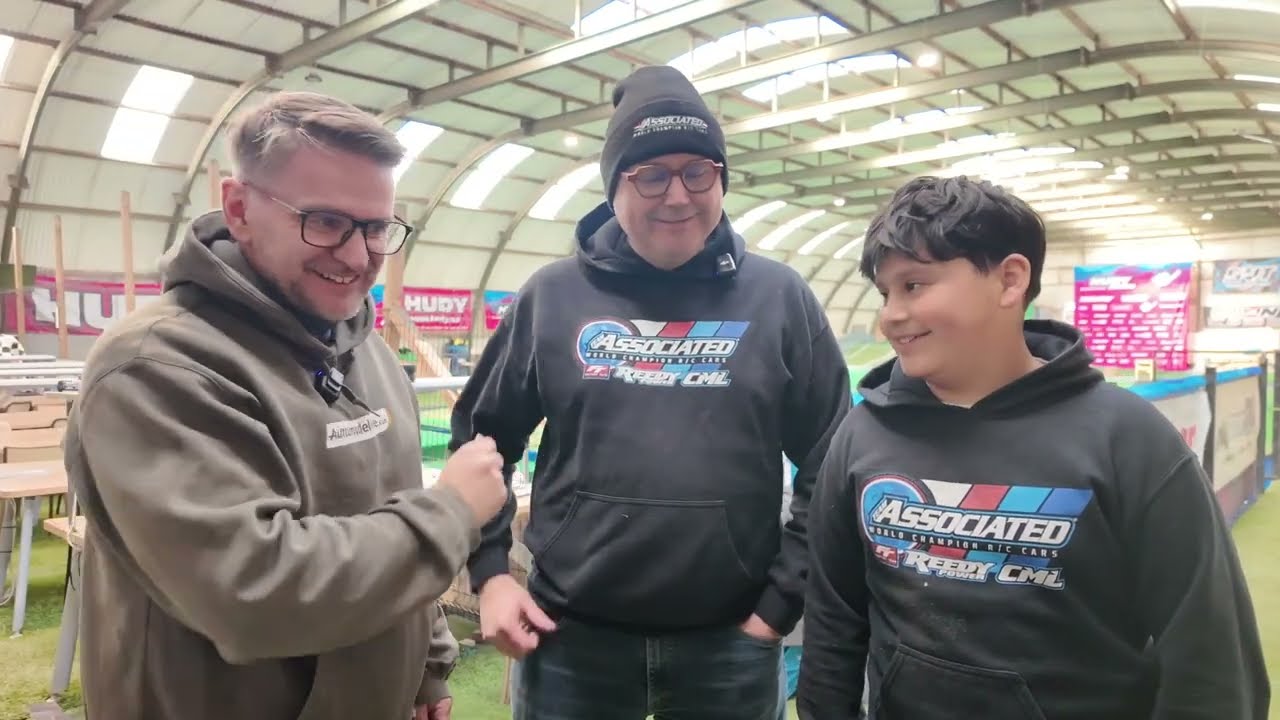 On teste des pneus Buggy RC 1/10 pour la fédération FFVRC (Appel d'offre)