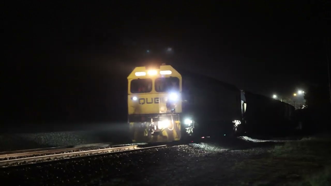 Kilmore East - QUBE filling - Night Trains