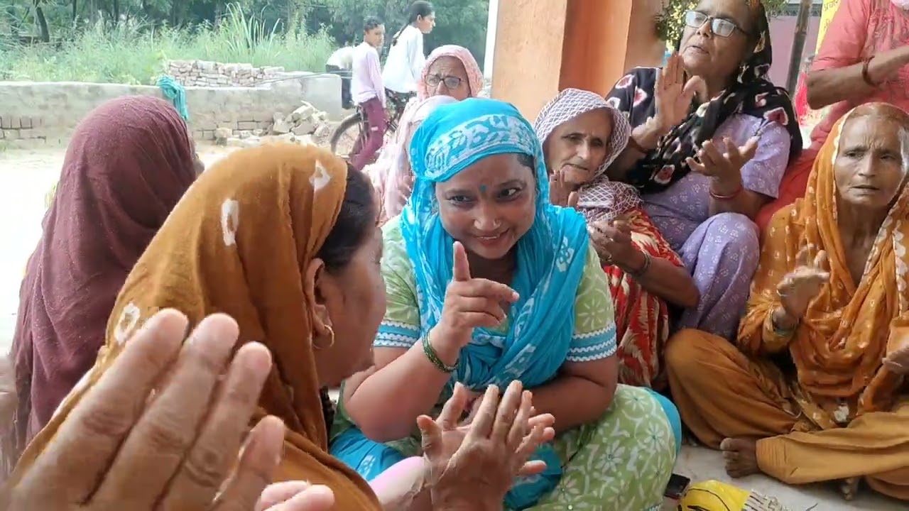 हे खुले पड़े किवाड़ बाहण सत्संग में जाणा स है कट जागी मेरी लाख चौरासी मन्य गुरु बणाणा स ♥️👌👍🙏