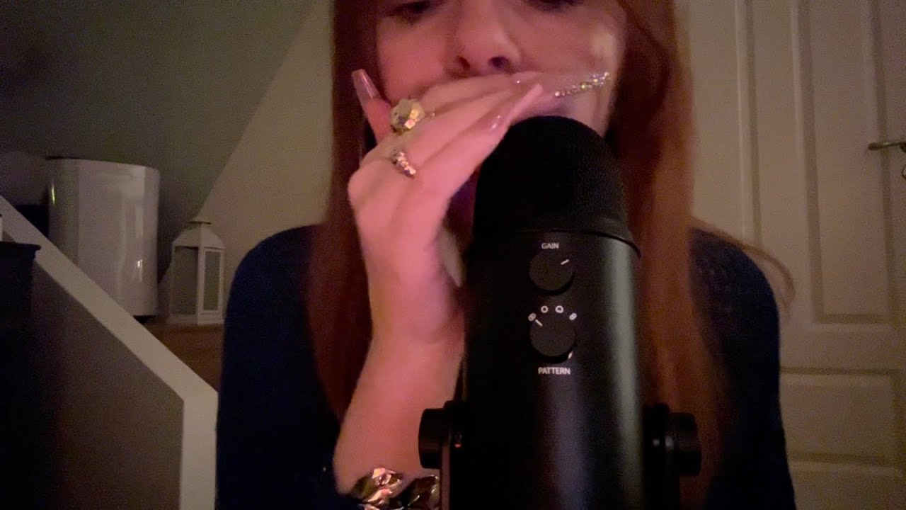 ASMR🤍🌷| 💍 sounds, nail tapping, book tapping & scratching, leather sounds & mic triggers for you 