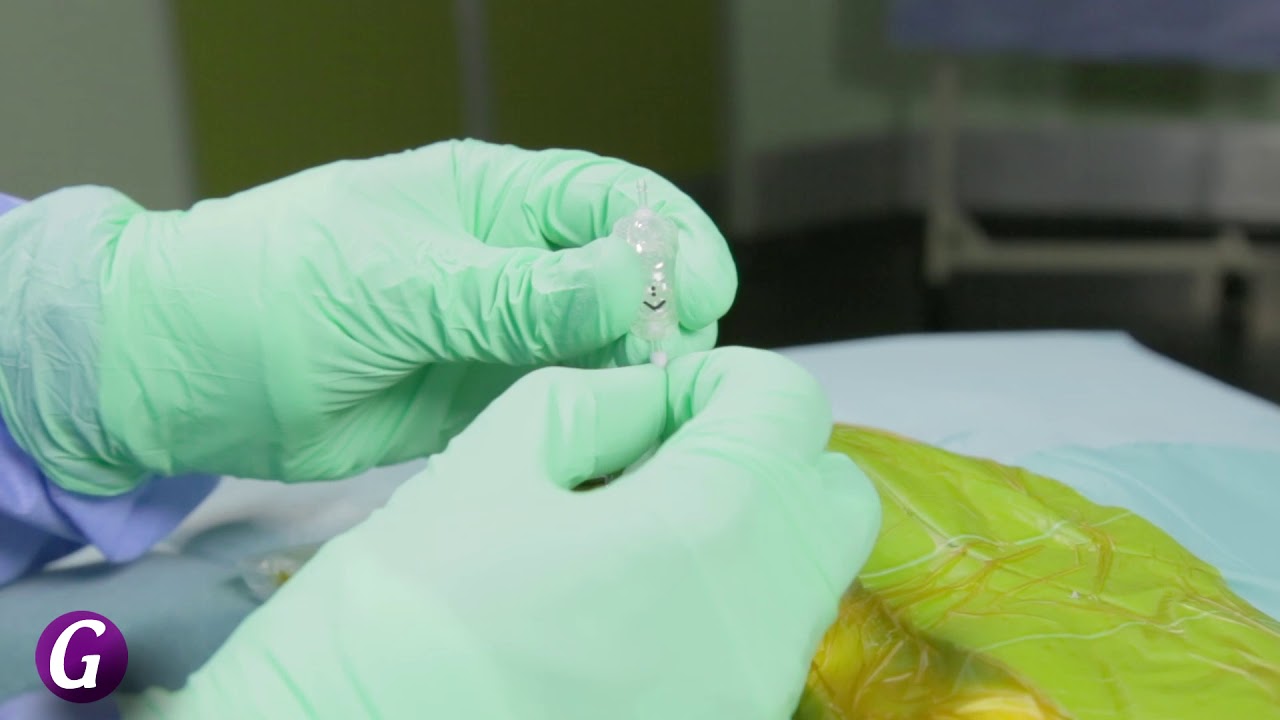 Técnica colocación de una válvula ventriculo peritoneal en modelo de simulación