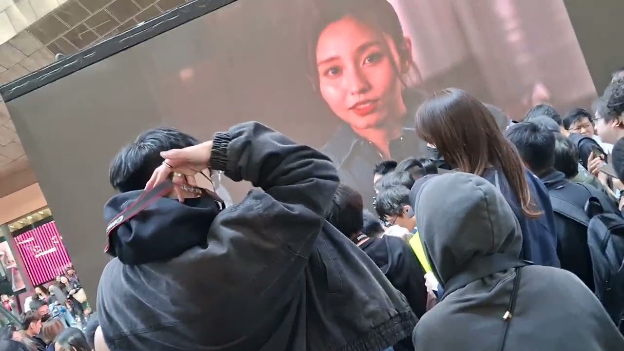 香港女團COLLAR💃Ivy & Candy同你過白色情人節MV宣傳車快閃活動(大會活動時間2:30pm，現場時間2:15pm)@旺角朗豪坊對出 14/3/2026