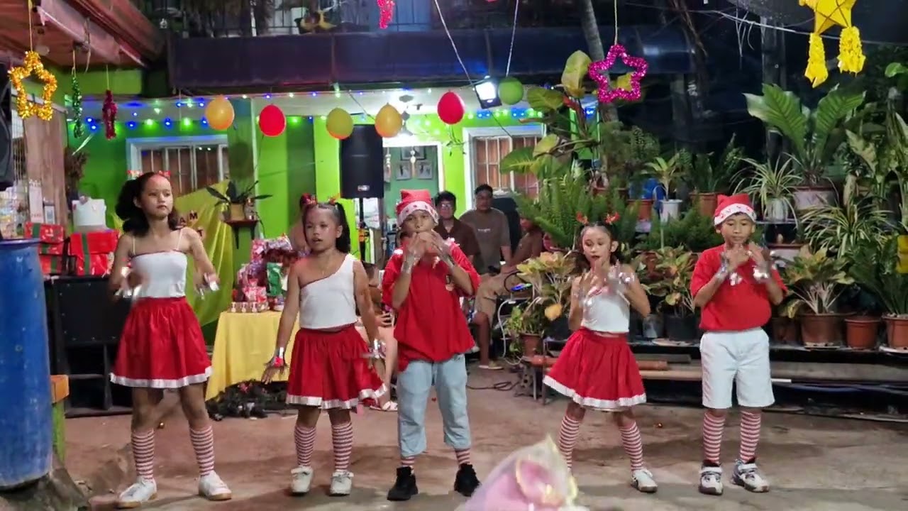 Team Chat-Chat | Kids' Christmas Dance Contest 2025 (3rd place)
