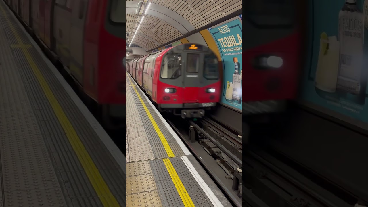 #train #tube #bakerstreet