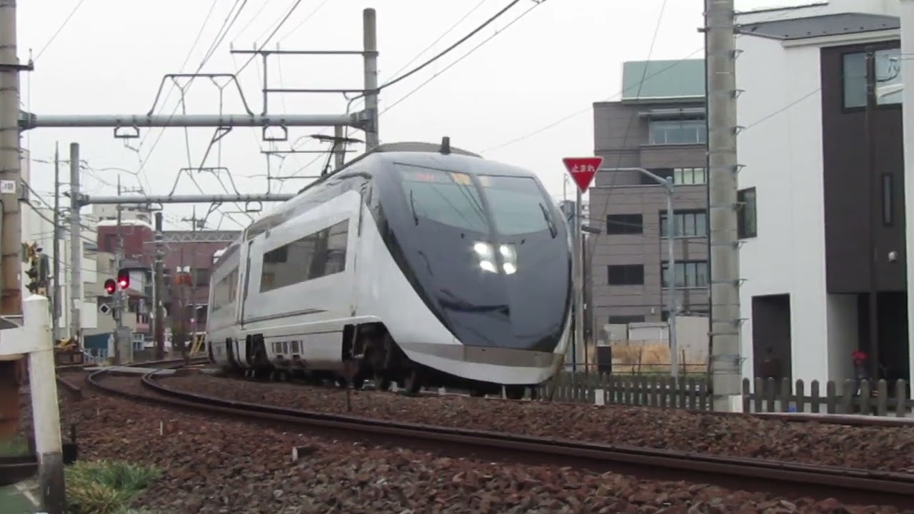 【Trains in Tokyo】Keisei Skyliner passing