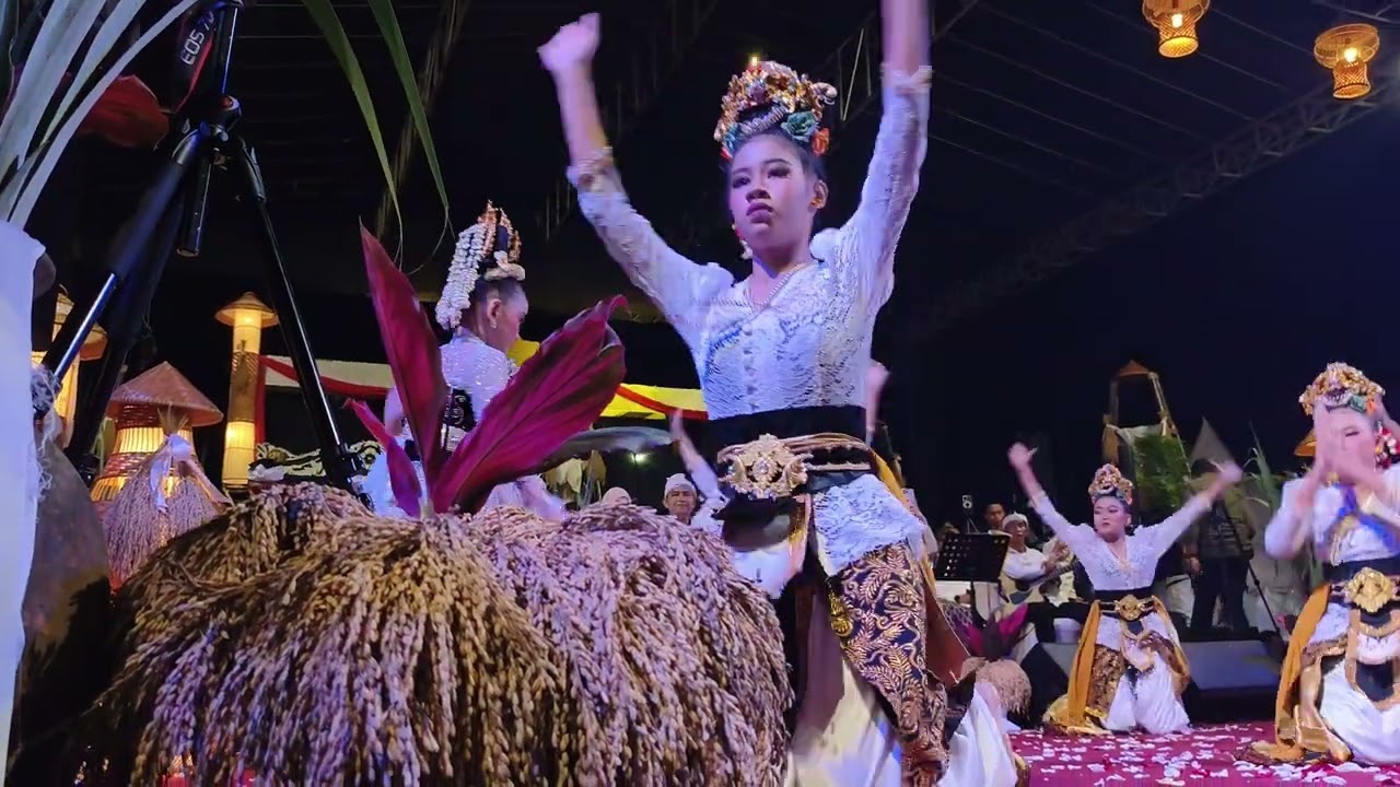 MASYA ALLAH PENAMPILAN PUTRI PASUNDAN NYI HYANG SANGAT MENGAGUMKAN 