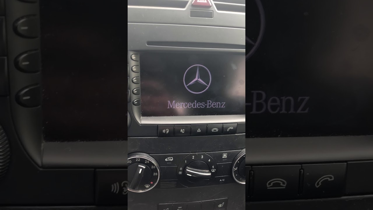 Radio stuck on Mercedes Logo (Solved)