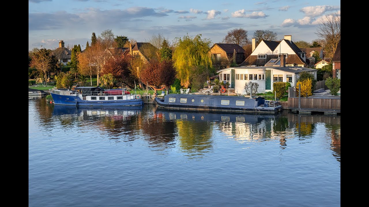 For Sale - 3 Bedroom Bungalow on River Thames - Wraysbury