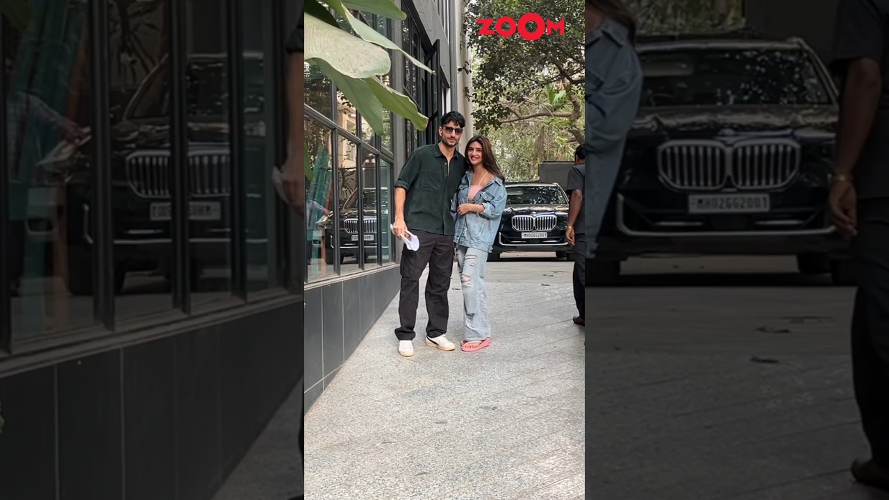Ibrahim Ali Khan CUTELY poses with Sreeleela as spotted outside a production house 🥰 #sreeleela