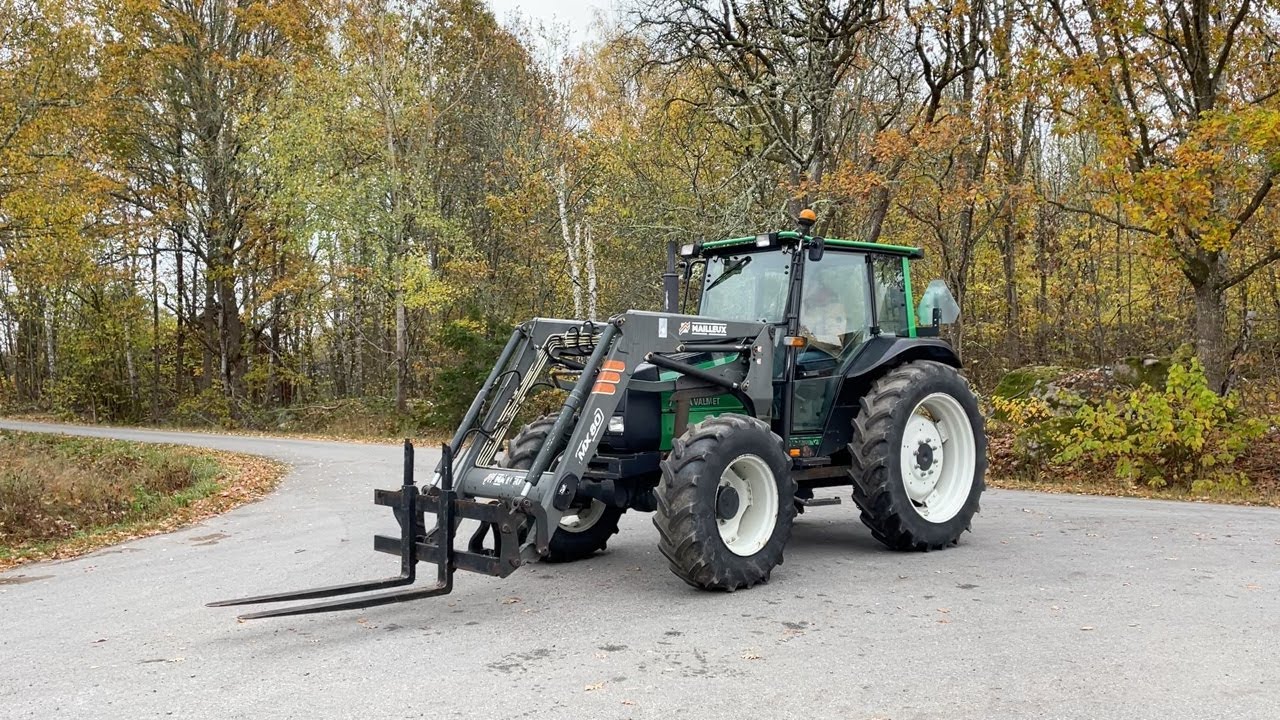 Köp Traktor Valtra Valmet 700 med lastare på Klaravik