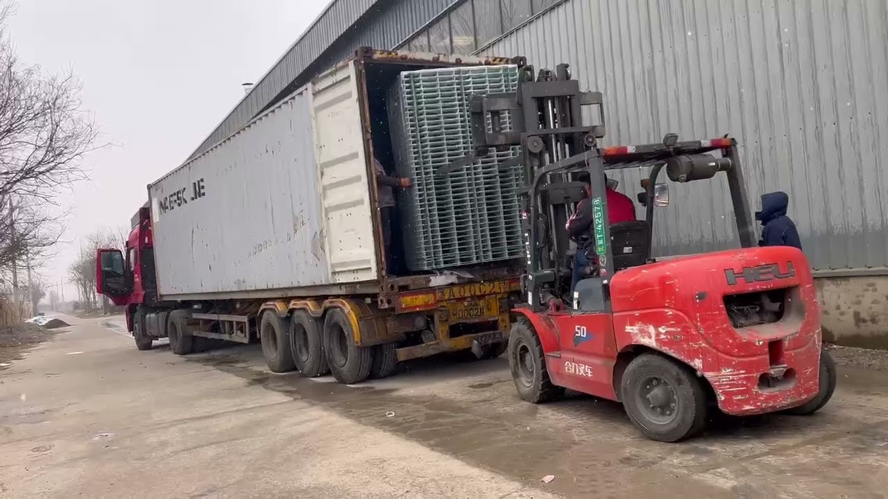 Professional 3D Bending Mesh Fence Packing  Safe  Space-Saving for Global Shipping | Cowan Machinery