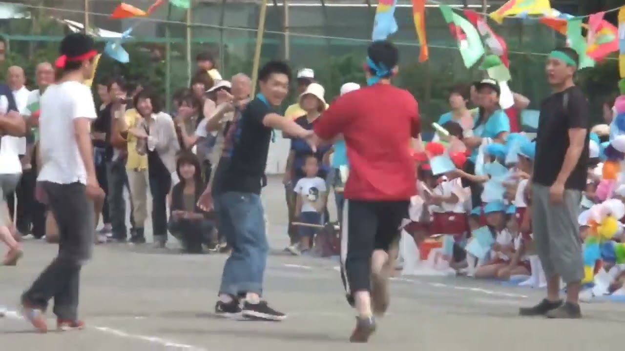 運動会　転ぶお父さん