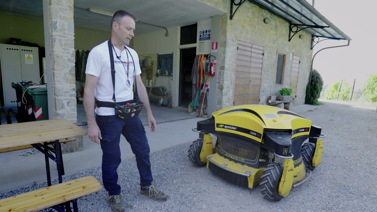 La gestione delle infestanti nell’interfila del vigneto con tagliaerba radiocomandato SPIDER-ILD02