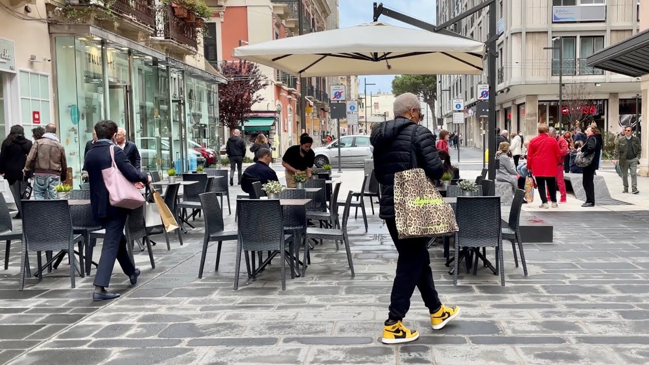 ИТАЛИЯ СЕГОДНЯ 🇮🇹 СИМВОЛЫ БАРИ 🇮🇹 ПРОГУЛКА ПО СТАРОМУ ГОРОДУ