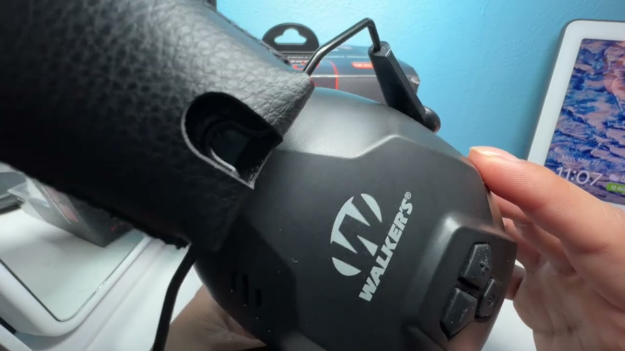 Walker&rsquo;s low profile Electronic Muffs