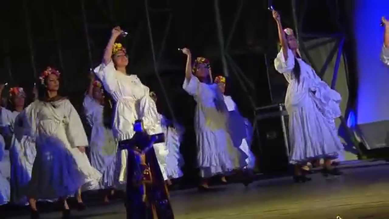 LA DANZA DE LOS MOROS & CRISTIANOS