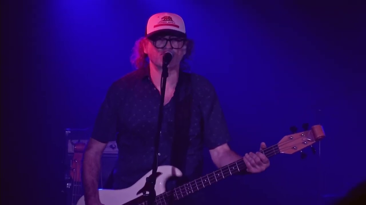 16. Los Ruidos - Nací cigarra (Video en directo)