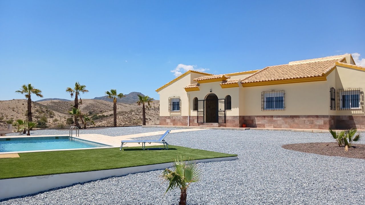 UNDER OFFER Property for sale in Spain - Villa Seclusion -299,000 Euros - Simply Stunning