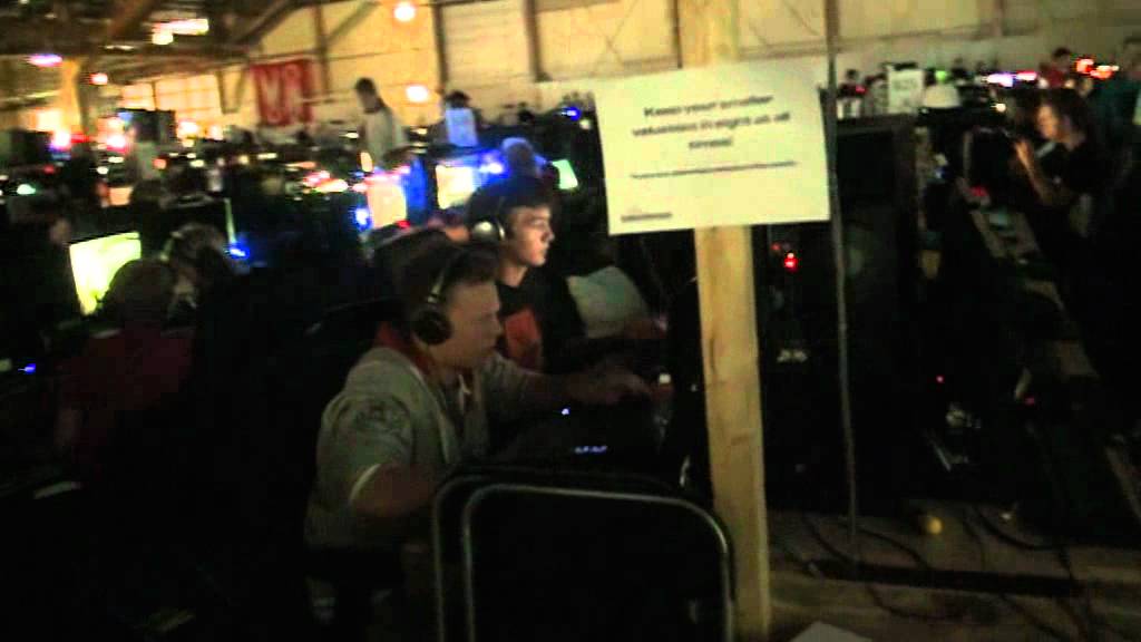 DreamHack Summer 2011: французские женщины обожают CyberFight.ru