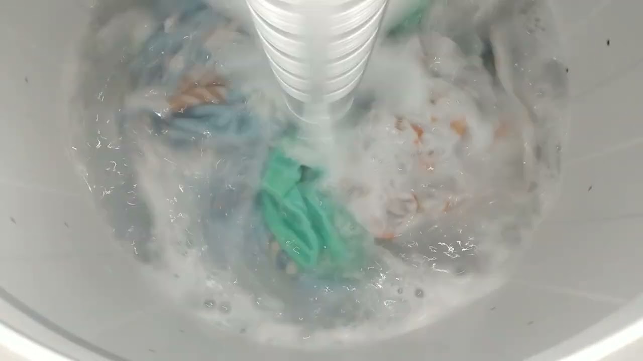 MLA17! LAVADORA MUELLER LAVANDO ROUPAS  DELICADAS POREM SUJAS EM NIVEL EXTRA BAIXO! #satisfying 