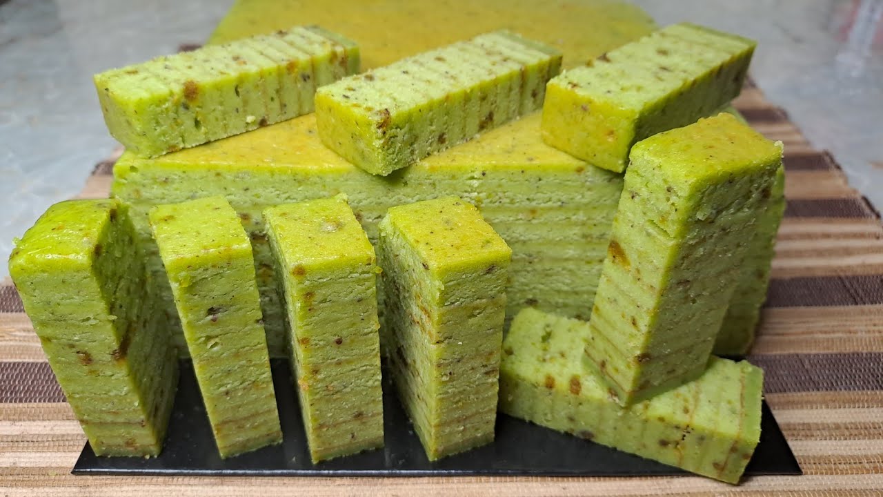 Kek Lapis Pistachio