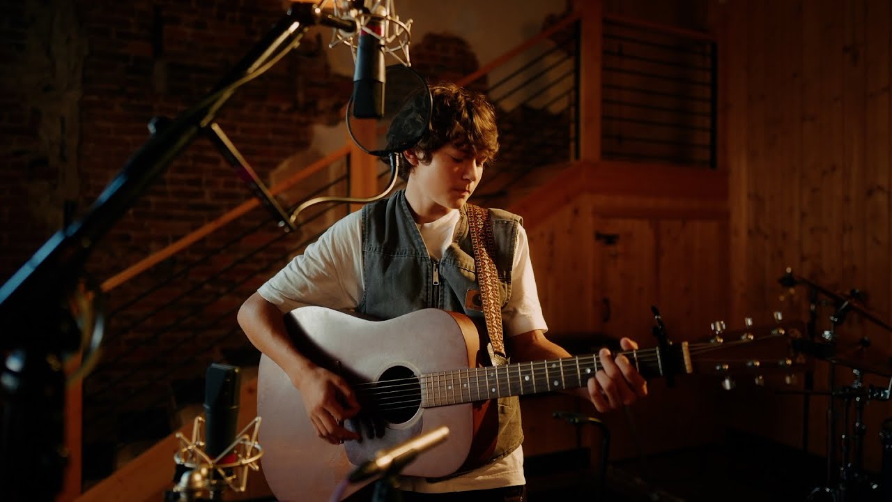 Jonas Conner - 33s (Live Performance)