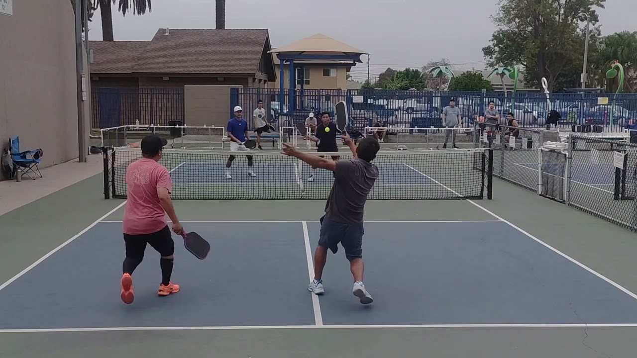 Pickleball Championship Game set #3 : MannyD. & Michael (near side) vs Minh & Phu (far side).