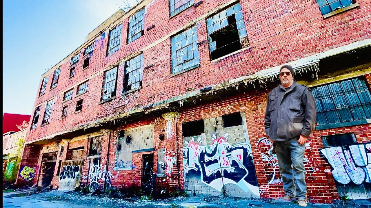 West 7th & Broadway LAST GOODBYE (walkaround) tour of Old Shuttered Buildings in Gary, Indiana