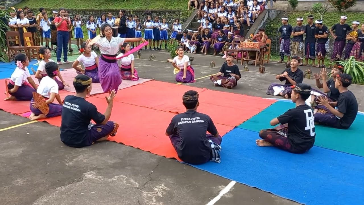 Bulan Bahasa Bali 2023: Mejangeran Kelas 8A
